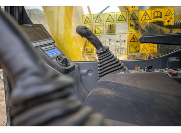 Excavator senile Komatsu PC 290LC-11 de vanzare